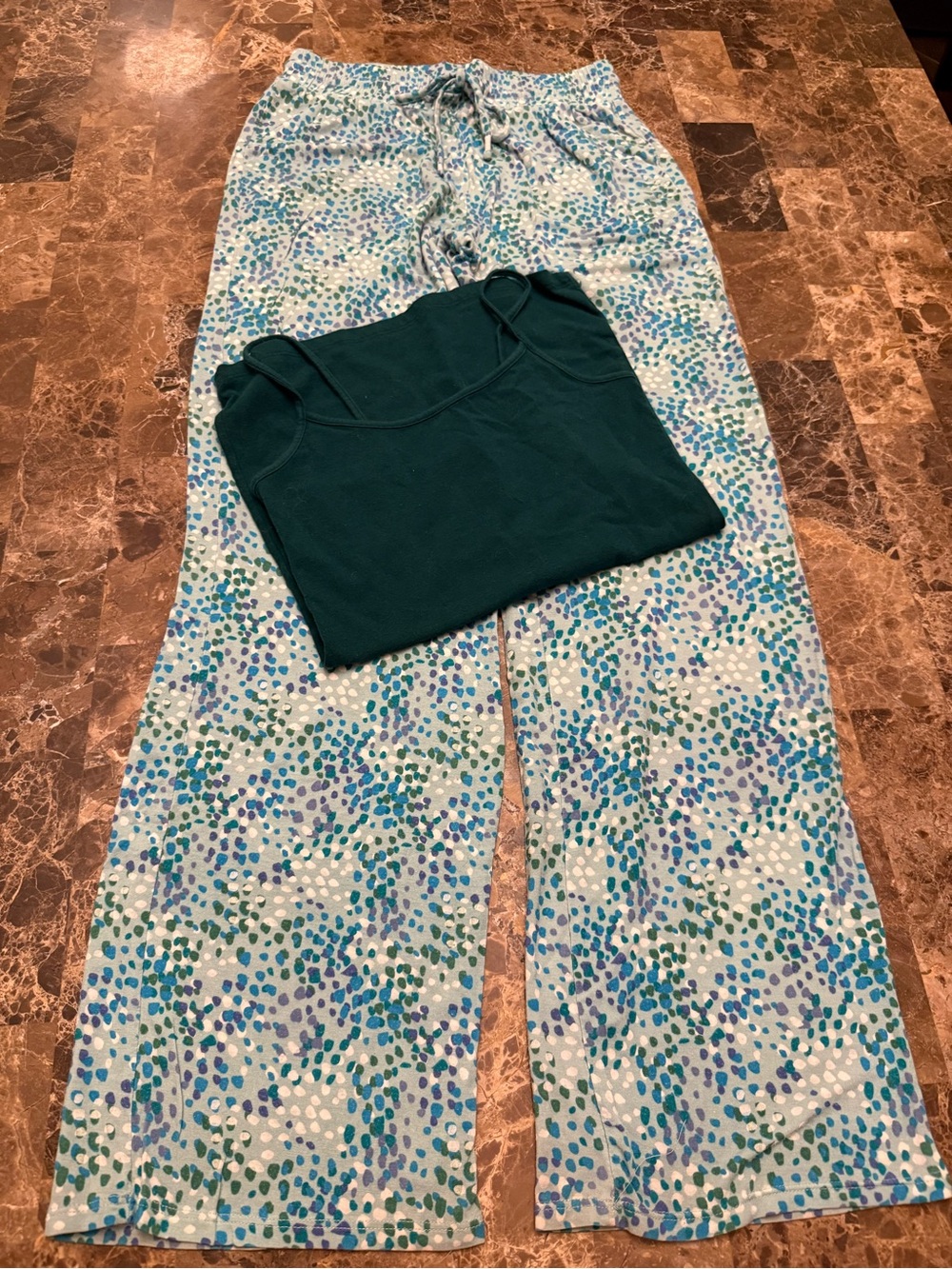 Women’s stars above Teal Cami with Blue & Green Dot Lounge Pants